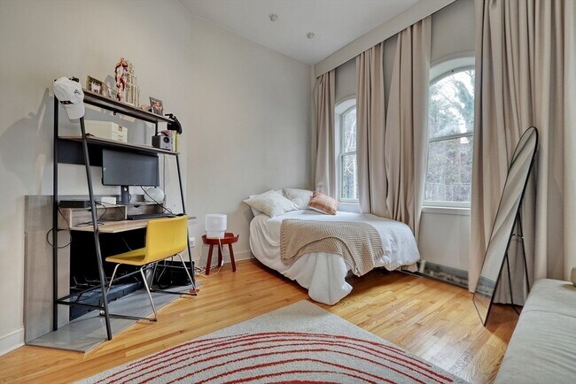 Photo - 70 Clarendon St Unit 1