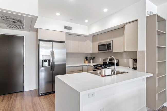 Ecco Lexington – Apartments & Co-Living
