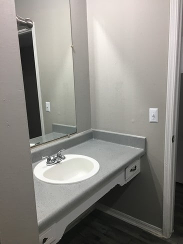 Photo - Western Oaks Apartments