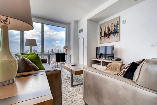 Photo - 605 W 42nd St Unit ID1076259P