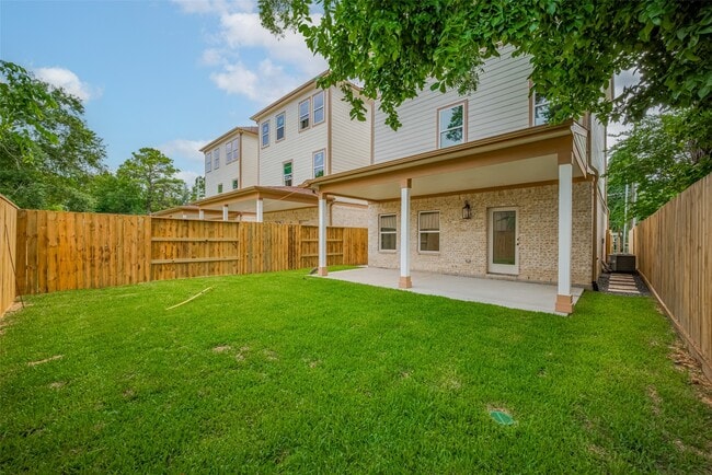 Photo - 2206 Hoskins Dr