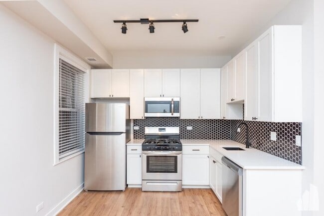 Building Photo - 1 bedroom in Chicago IL 60614 Rental
