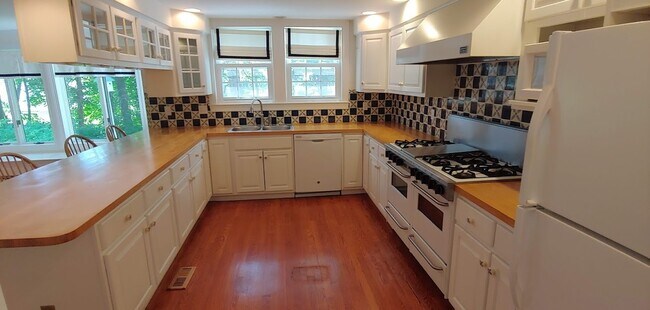 Photo - ***Please Respond Directly to the Online L...