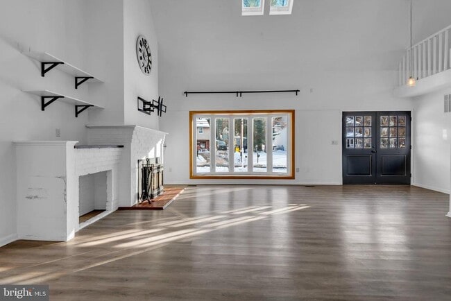 Photo - 1080 Crestview Dr