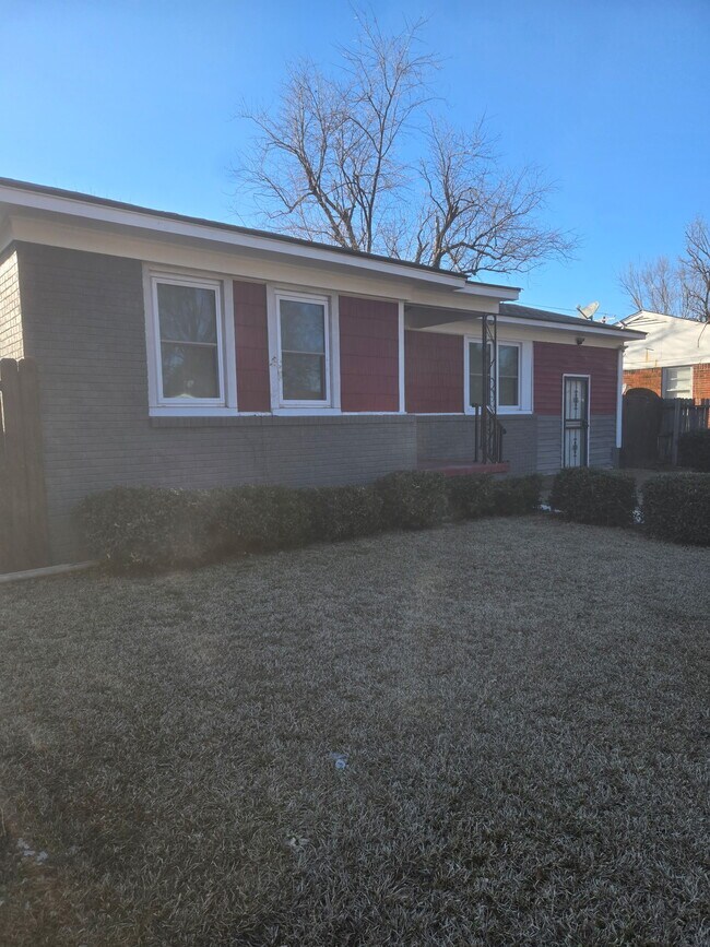 Photo - 2745 Marlene St