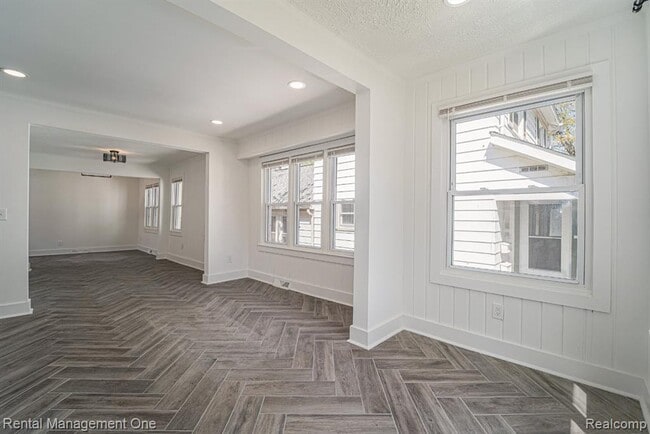 Photo - 575 E Drayton St
