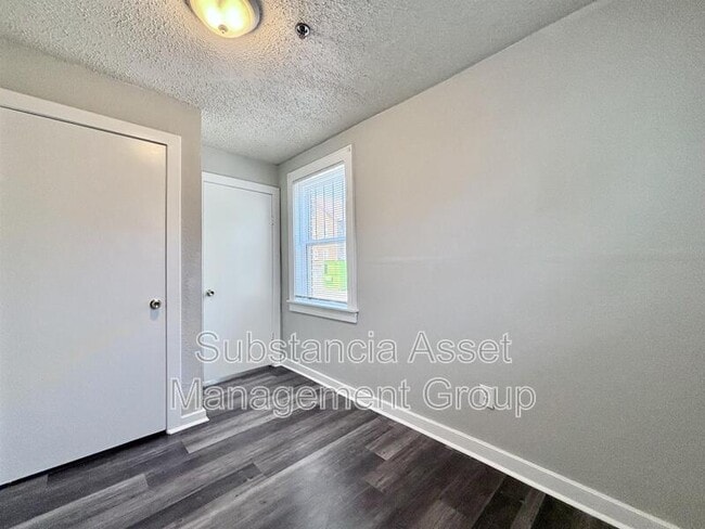 Building Photo - 727 Culbertson Dr Rental