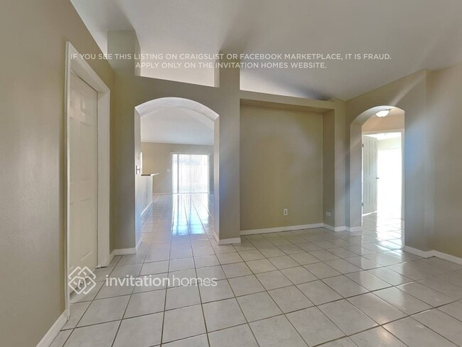 Photo - 717 Sand Ridge Dr