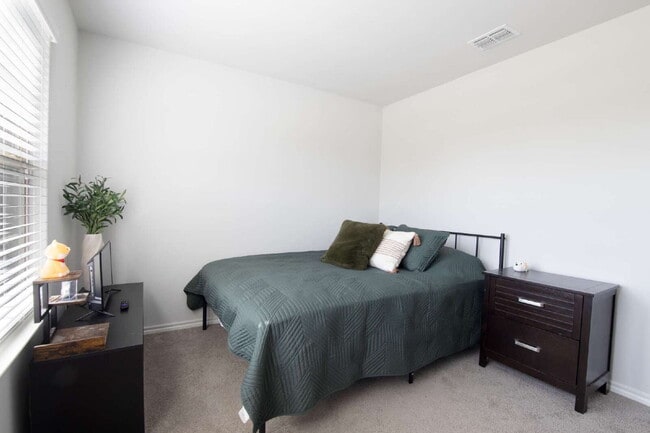 Photo - Serene 3BD Fort Worth Oasis | All Utilities Included | Near Alliance Hub