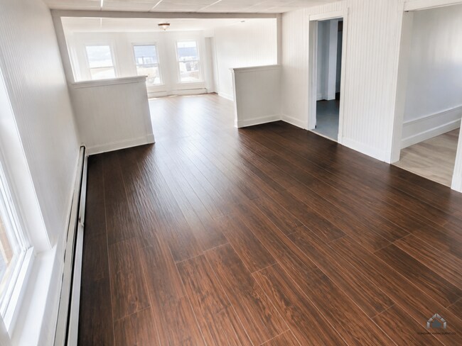 81 Main St Unit 3