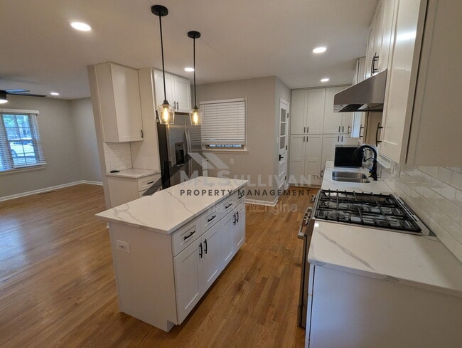 Photo - 6226 Dello St