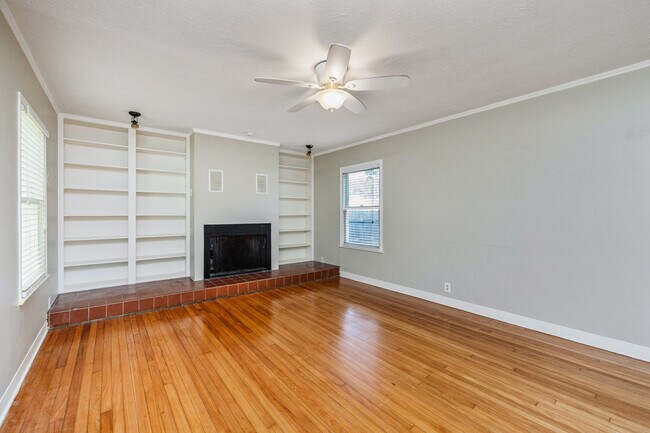 Photo - 333 Foster Dr