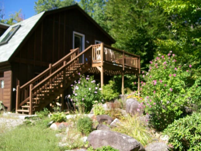 above garage. - 113 Watson Pond Rd Unit Beautiful Sunny 1 BR apt.