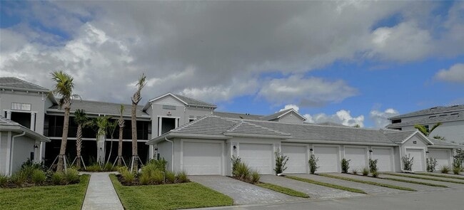 Building Photo - 14221 Heritage Landing Blvd