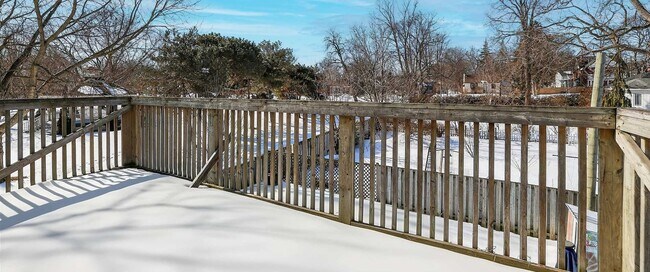 Photo - 704 Brock St S Unit 2