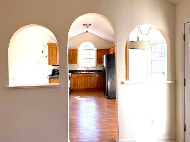 Photo - 106 Wesley Way