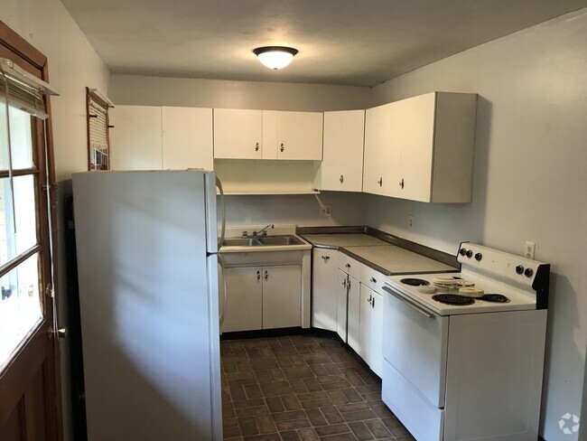 Building Photo - 4 Bedroom Close to Campus + Washer & Dryer... Rental