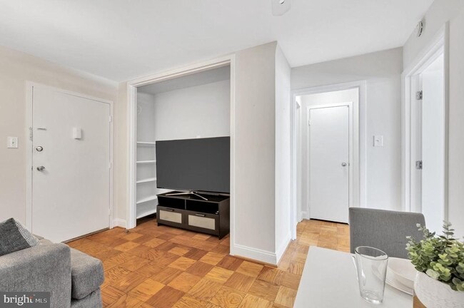 Photo - 2401 H St NW Unit 808