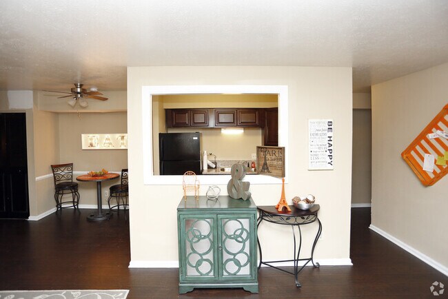 Photo - 5140 Southgreen Dr Unidad Indianapolis IN 46227