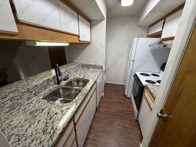 Photo - Great condo in Colonial Park