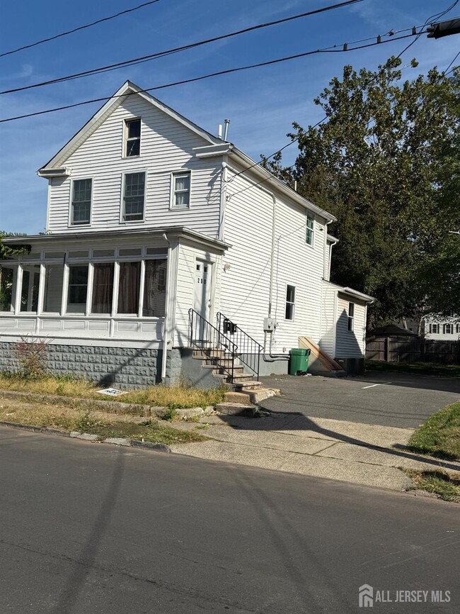 Photo - 280 William St Unit A