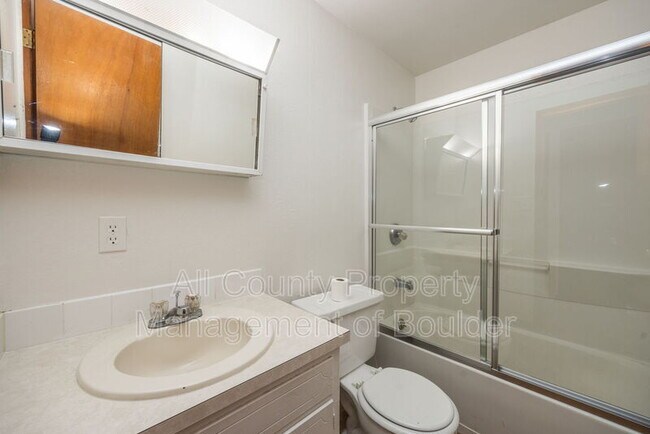 Photo - 924 S Bowen St