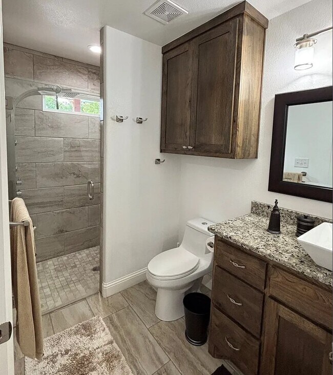 Photo - 3004 Clearview Dr