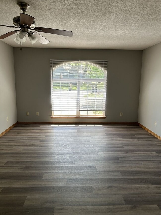 Photo - 717 E Madison St Unidad 717 E. Madison Apt. A