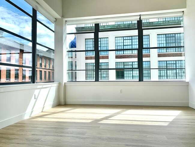 U-Shape - Living Room