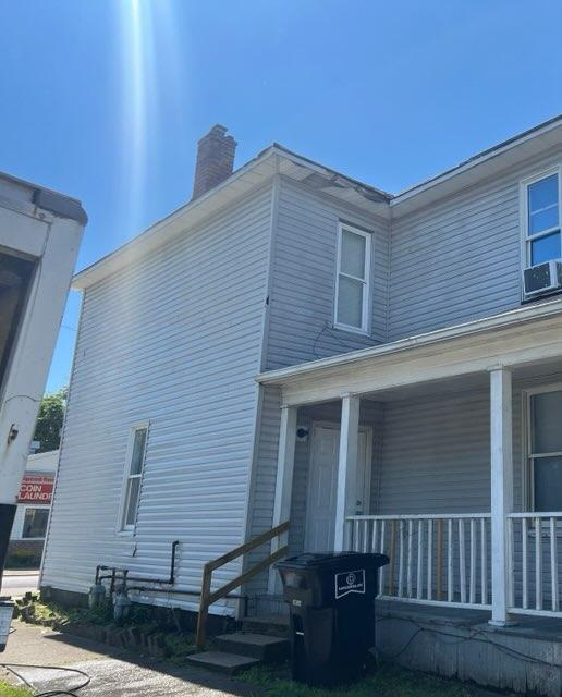 335 1/2 Washington Ave