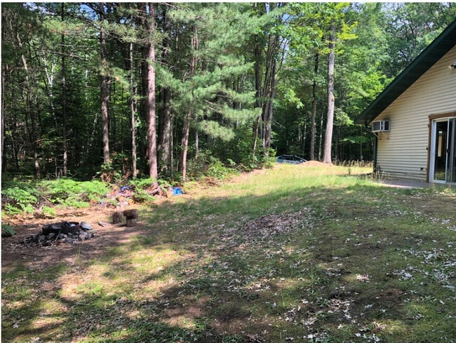 Photo - 637 Spruce Holw