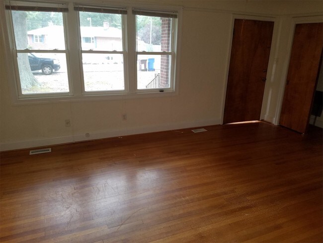 Photo - 1232 Ormer Rd