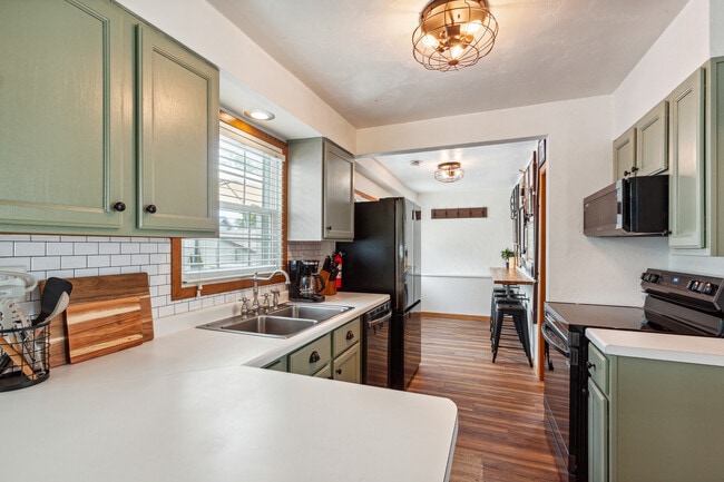 Photo - 240 Koshkonong Dr