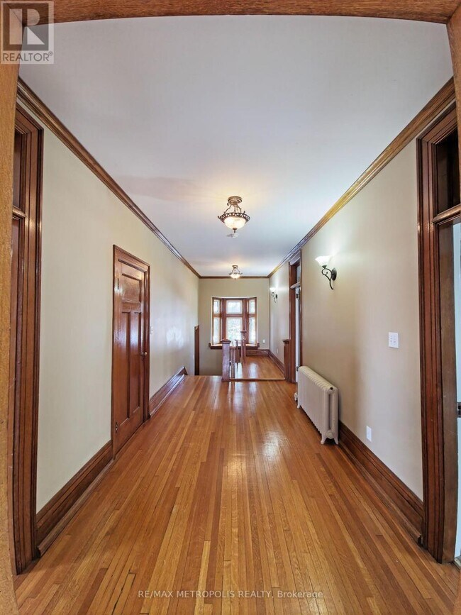 Photo - 1110 Simcoe St S Unit Upper #2