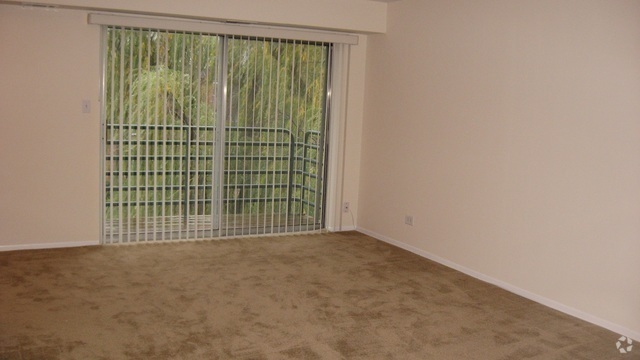 Building Photo - 925 Casey Ct Unit 5 Rental