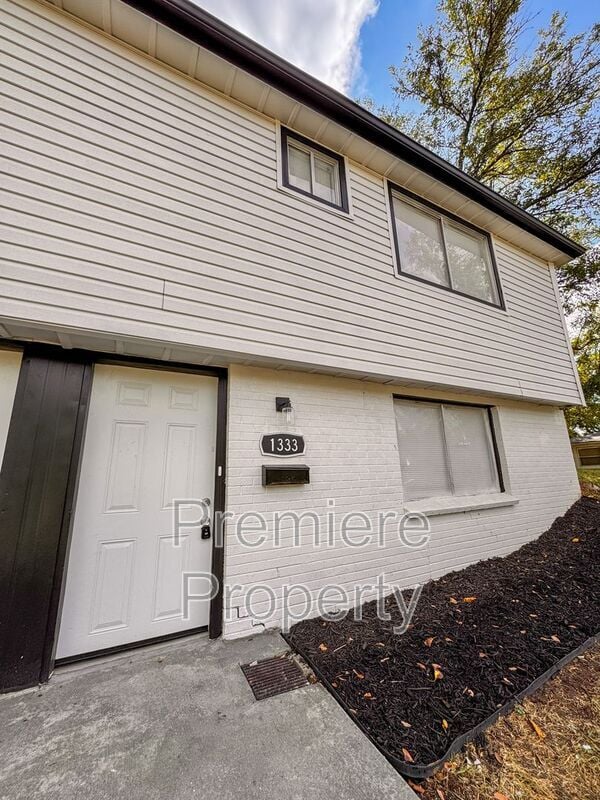 Photo - 1333 N 47th St