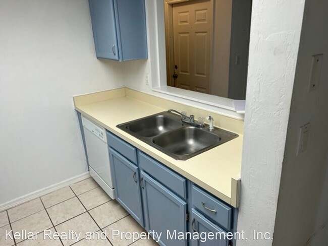 Photo - 3 br, 3 bath House - 5606 SW 8th Place