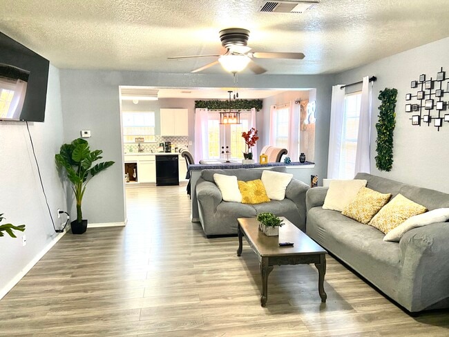 Photo - 410 Mahogany Chest