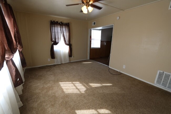 Photo - 2408-2410 Flint Hills Dr Unidad 2410 Flint Hills Dr