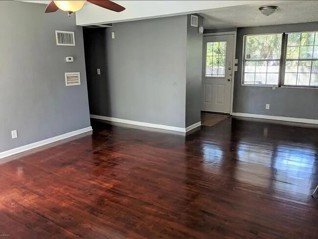 Photo - 7845 Hare Ave