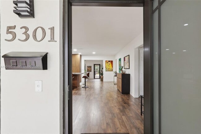 Photo - 5301 Pierce St