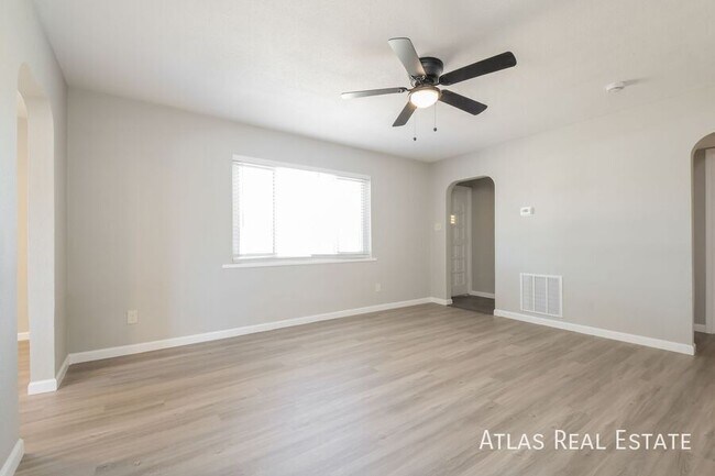 Photo - 9240 Lillian Ln