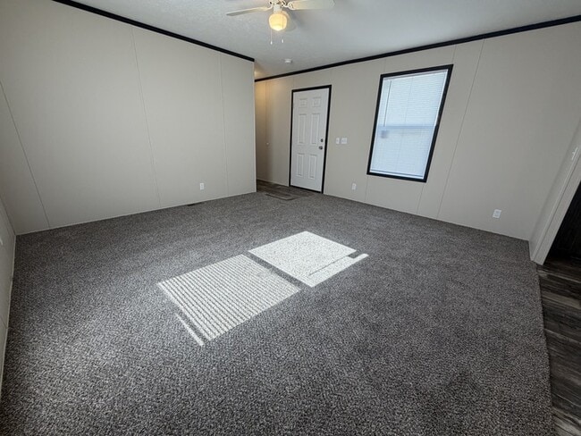 Photo - 16011 Villaire Ave