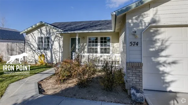 Building Photo - 4bed/2.5 Bath in Kuna w/fenced yard, vault... Rental