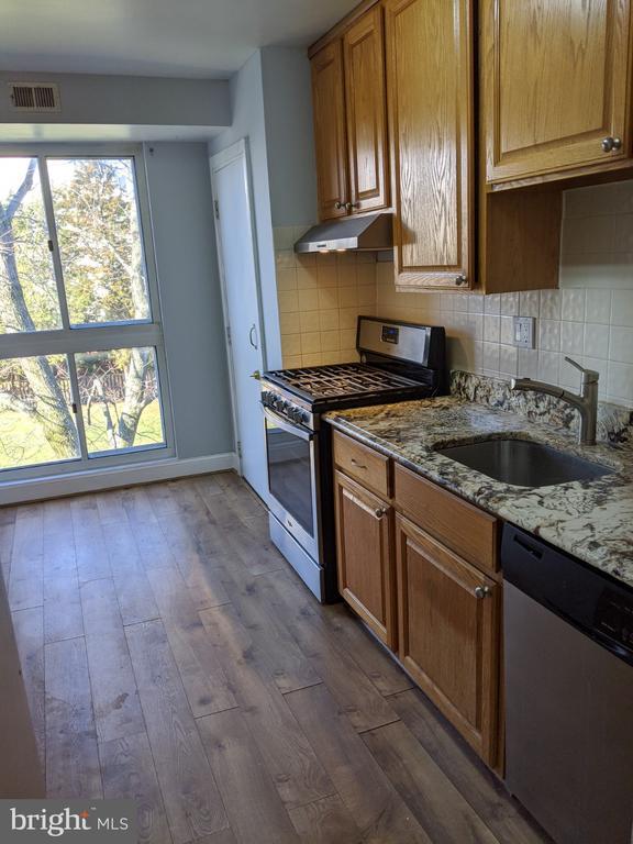 Photo - 5600 Bloomfield Dr Unit 203