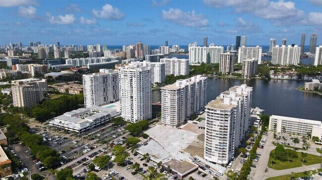 Building Photo - 18061 Biscayne Blvd Unit 303 Rental