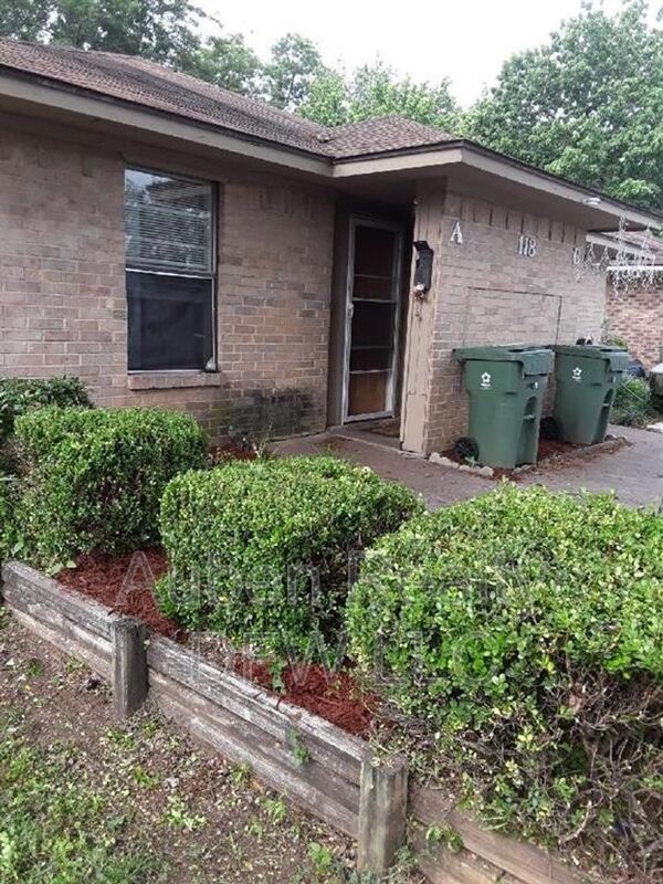 Photo - 118 Maple St Unit A