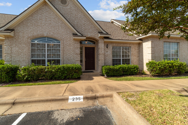 Photo - 235 Navarro Dr Townhome