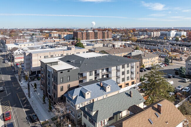 Contexto - 35 W Price St