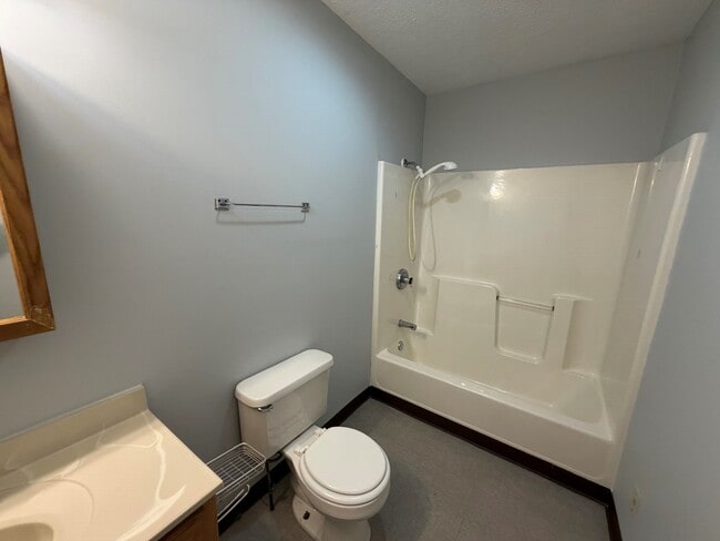 Photo - 1002-6 Glendale-